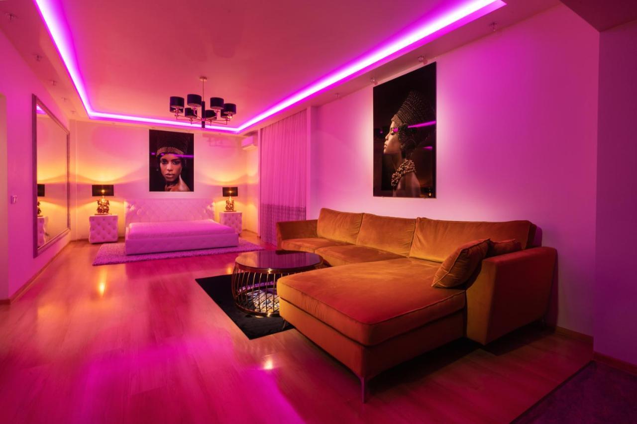 Premium Jacuzzi Apartment ไคลเพดา ภายนอก รูปภาพ